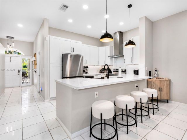 Home for sale at 835 NE 17th Way - photo 7482540