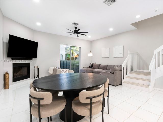 Home for sale at 835 NE 17th Way - photo 7482543