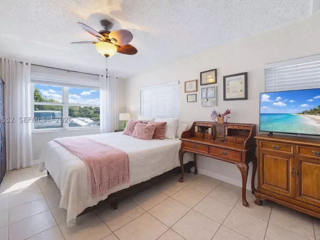 5-bedroom home for sale in Miami - 1611 SW 21st St - MondialRealty