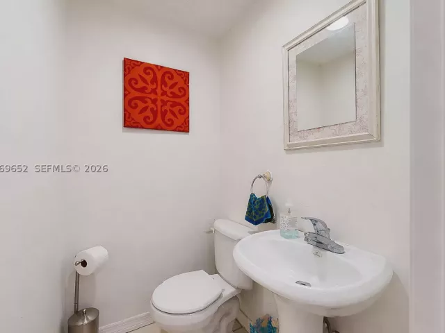5-bedroom home for sale in Miami - 1611 SW 21st St - MondialRealty