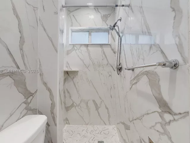 5-bedroom home for sale in Miami - 1611 SW 21st St - MondialRealty