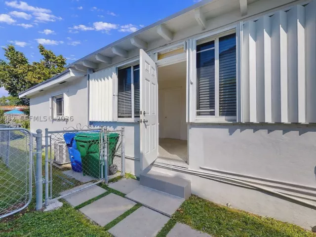 5-bedroom home for sale in Miami - 1611 SW 21st St - MondialRealty