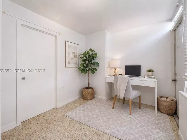 5-bedroom home for sale in Miami - 1611 SW 21st St - MondialRealty