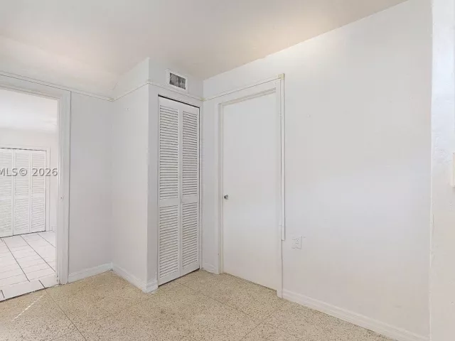5-bedroom home for sale in Miami - 1611 SW 21st St - MondialRealty