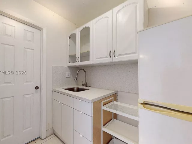 5-bedroom home for sale in Miami - 1611 SW 21st St - MondialRealty