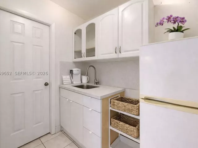 5-bedroom home for sale in Miami - 1611 SW 21st St - MondialRealty