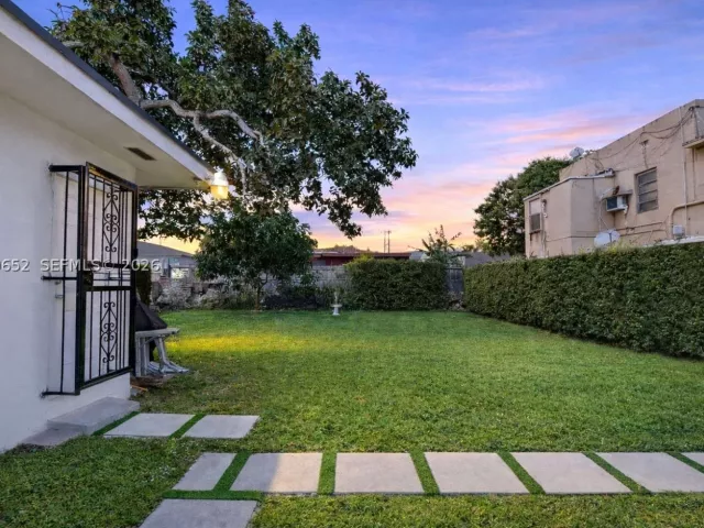 5-bedroom home for sale in Miami - 1611 SW 21st St - MondialRealty