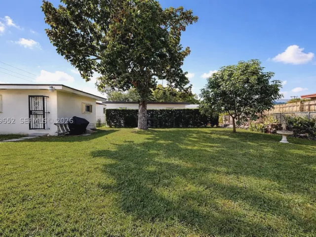5-bedroom home for sale in Miami - 1611 SW 21st St - MondialRealty