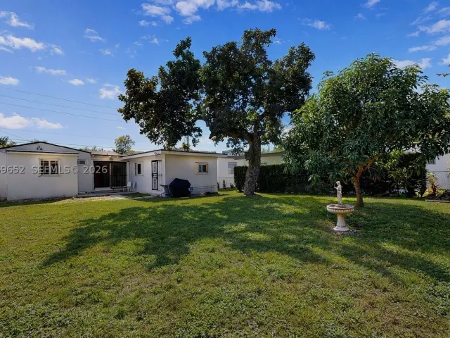 5-bedroom home for sale in Miami - 1611 SW 21st St - MondialRealty