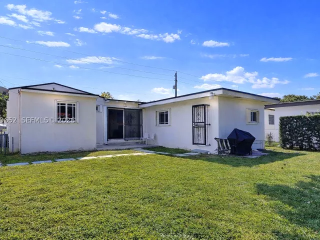 5-bedroom home for sale in Miami - 1611 SW 21st St - MondialRealty