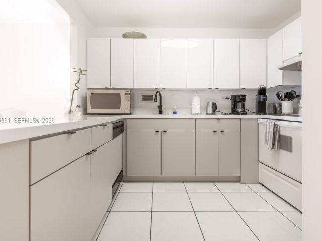 Apartment for rent  Unit #423 - photo 7510185