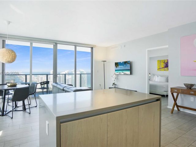 Apartment for sale  Unit #T4002 - photo 7512967