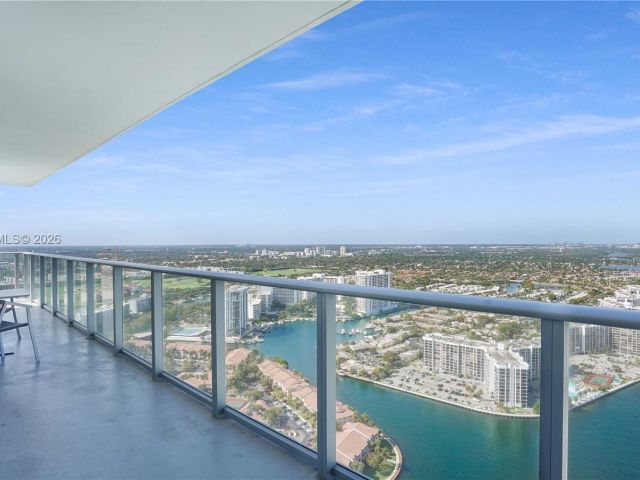 Apartment for sale  Unit #T4002 - photo 7512971