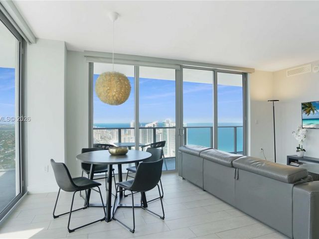 Apartment for sale  Unit #T4002 - photo 7512975