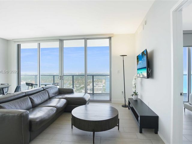 Apartment for sale  Unit #T4002 - photo 7512976