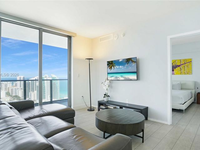 Apartment for sale  Unit #T4002 - photo 7512977