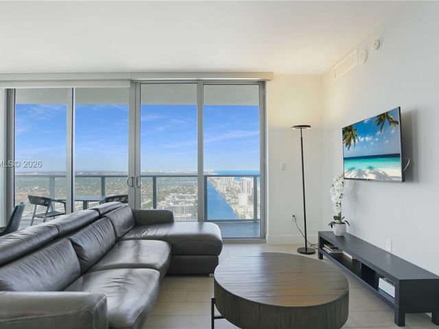 Apartment for sale  Unit #T4002 - photo 7512979