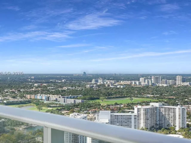 2-bedroom condo for sale in Hollywood - 4010 S Ocean Dr T4002 - MondialRealty