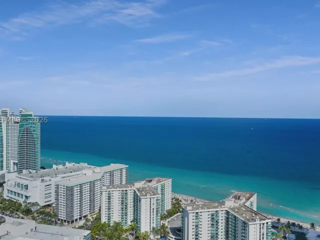 2-bedroom condo for sale in Hollywood - 4010 S Ocean Dr T4002 - MondialRealty