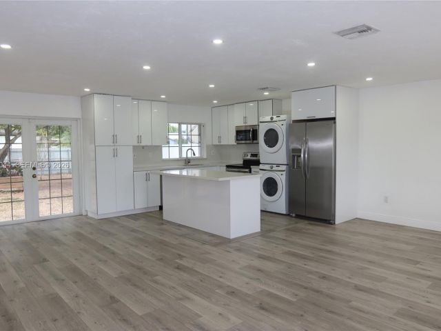 Home for rent at 27684 SW 163rd Ct 0 - photo 7459377