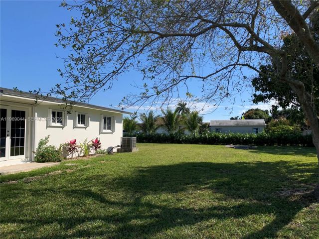 Home for rent at 27684 SW 163rd Ct 0 - photo 7459388