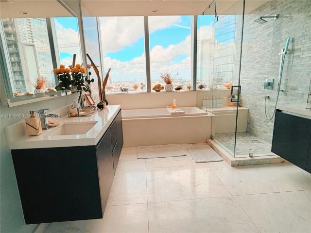 Apartment for rent  Unit #2212 - photo 7488230