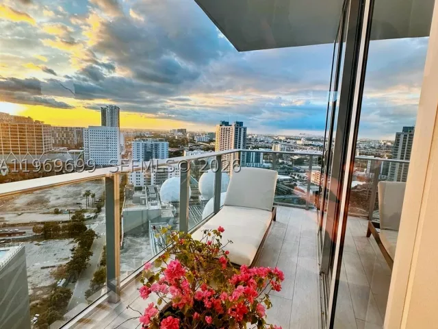 3-bedroom condo for rent in Miami - 851 NE 1st Ave 2212 - MondialRealty