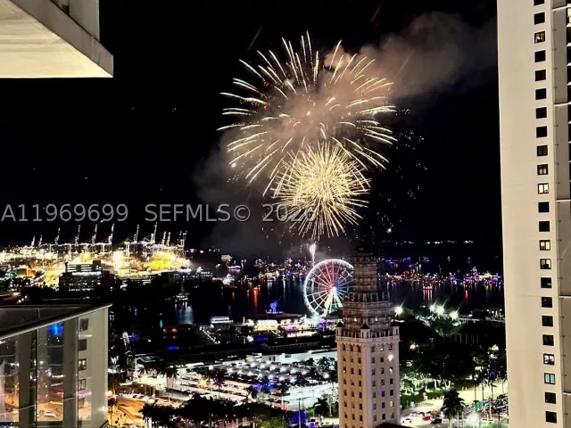 3-bedroom condo for rent in Miami - 851 NE 1st Ave 2212 - MondialRealty