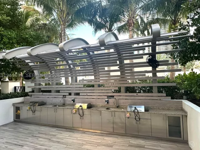 3-bedroom condo for rent in Miami - 851 NE 1st Ave 2212 - MondialRealty