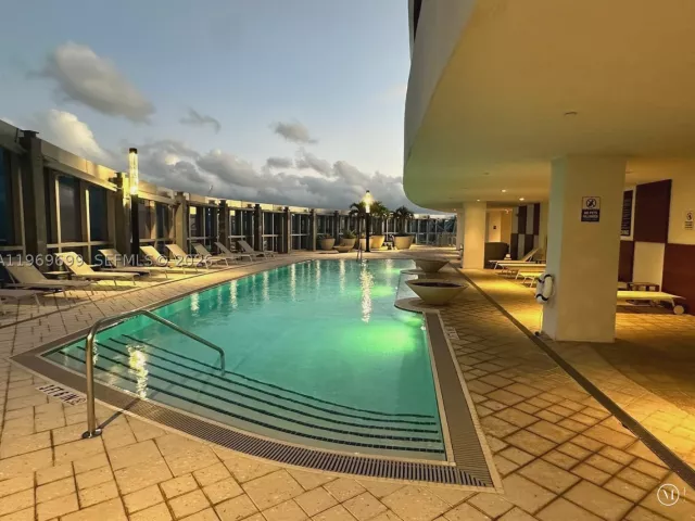 3-bedroom condo for rent in Miami - 851 NE 1st Ave 2212 - MondialRealty