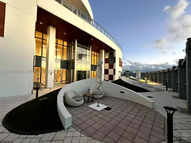 3-bedroom condo for rent in Miami - 851 NE 1st Ave 2212 - MondialRealty