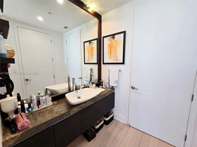 Apartment for rent  Unit #4602 - photo 7496696