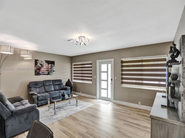 Home for rent at 491 SE 23rd Ave 1 - photo 7531091