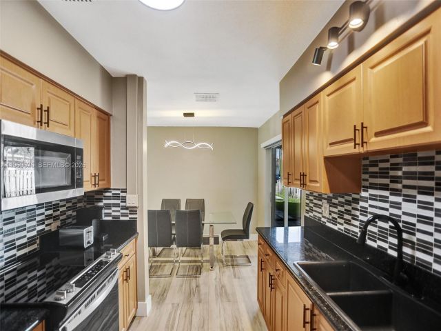 Home for rent at 491 SE 23rd Ave 1 - photo 7531099