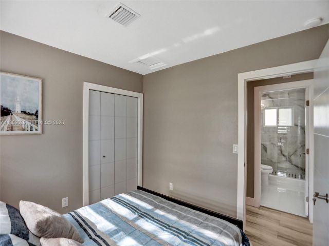 Home for rent at 491 SE 23rd Ave 1 - photo 7531101