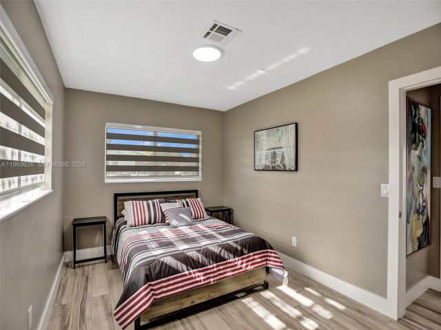 Home for rent at 491 SE 23rd Ave 1 - photo 7531105