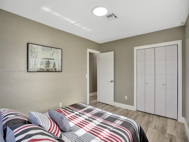 Home for rent at 491 SE 23rd Ave 1 - photo 7531106