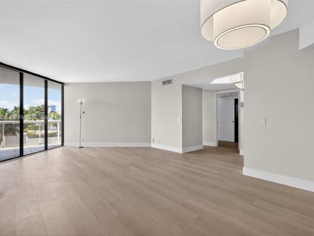 Apartment for sale  Unit #414 - photo 7504498