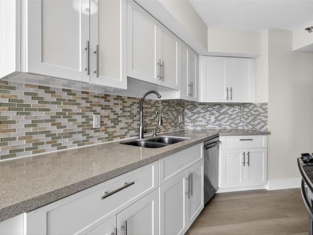 Apartment for sale  Unit #414 - photo 7504500