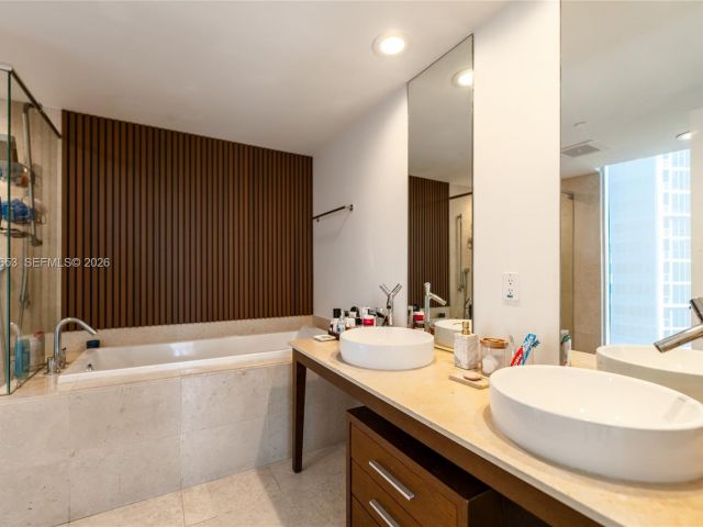 Apartment for sale  Unit #3211 - photo 7511057