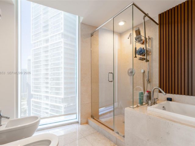 Apartment for sale  Unit #3211 - photo 7511058