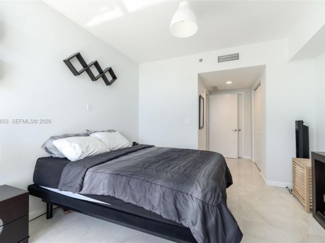 Apartment for sale  Unit #3211 - photo 7511067