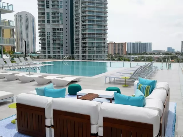 2-bedroom condo for sale in Sunny Isles Beach - 300 Sunny Isles Blvd 4-2305 - MondialRealty