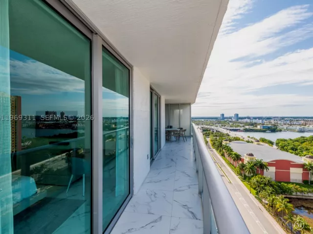 2-bedroom condo for sale in Sunny Isles Beach - 300 Sunny Isles Blvd 4-2305 - MondialRealty