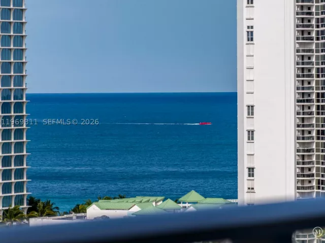 2-bedroom condo for sale in Sunny Isles Beach - 300 Sunny Isles Blvd 4-2305 - MondialRealty