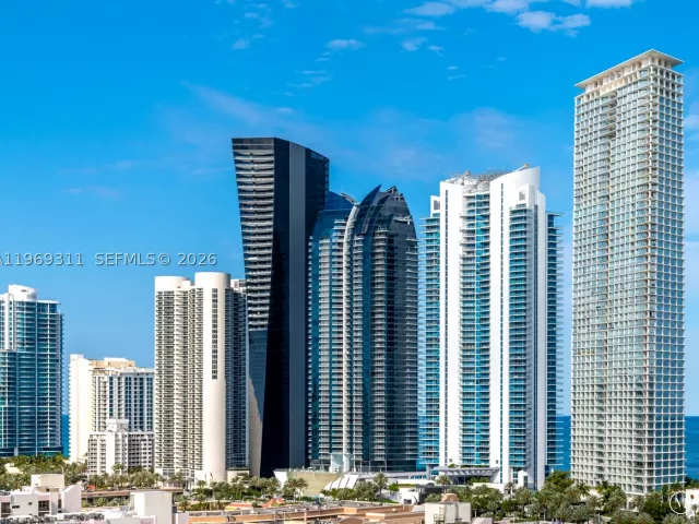 2-bedroom condo for sale in Sunny Isles Beach - 300 Sunny Isles Blvd 4-2305 - MondialRealty