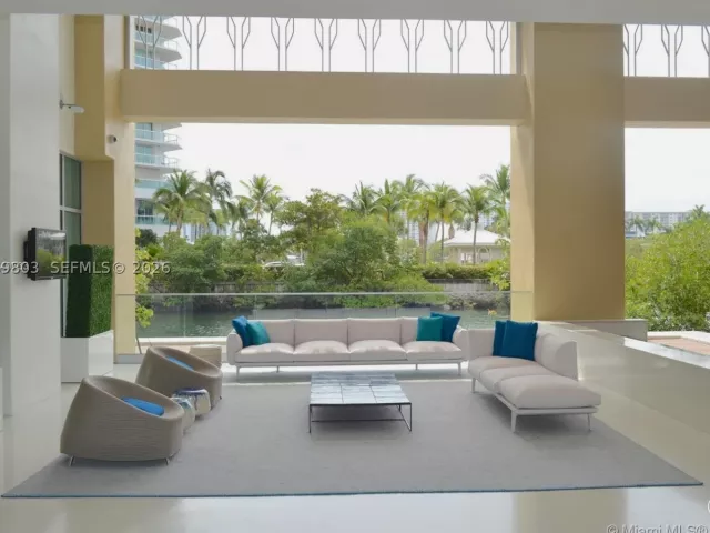 2-bedroom condo for sale in Sunny Isles Beach - 300 Sunny Isles Blvd 4-2405 - MondialRealty