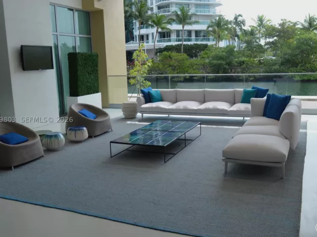 2-bedroom condo for sale in Sunny Isles Beach - 300 Sunny Isles Blvd 4-2405 - MondialRealty