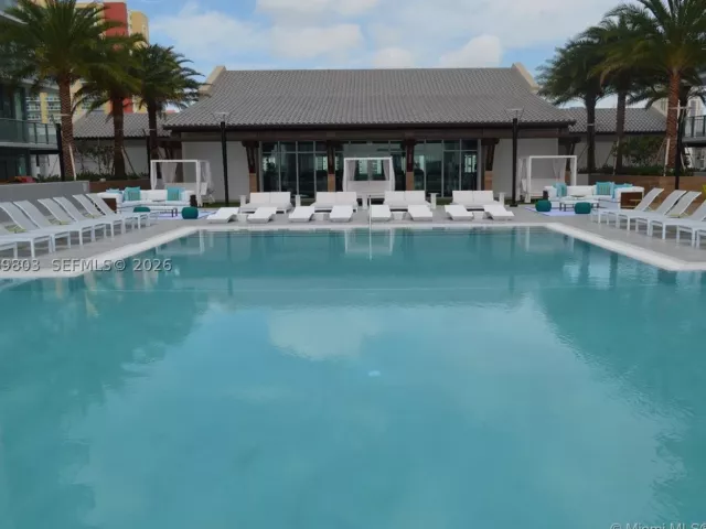 2-bedroom condo for sale in Sunny Isles Beach - 300 Sunny Isles Blvd 4-2405 - MondialRealty