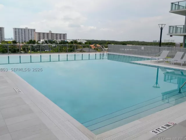 2-bedroom condo for sale in Sunny Isles Beach - 300 Sunny Isles Blvd 4-2405 - MondialRealty